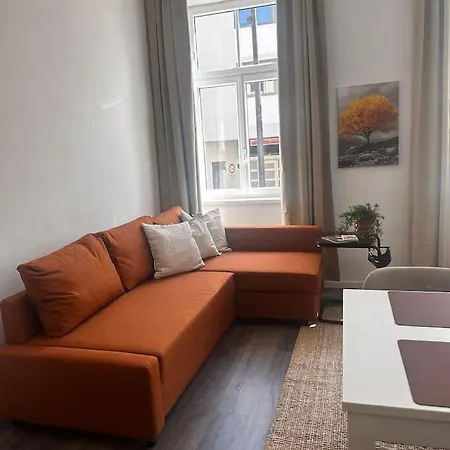 Center - 15 Minuten Nach Wien Appartement *