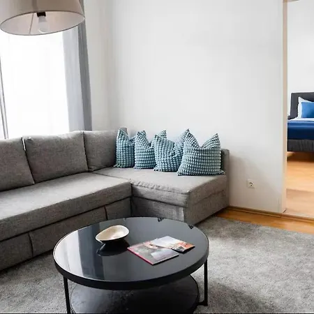 Center - 15 Minuten Nach Wien Appartement *