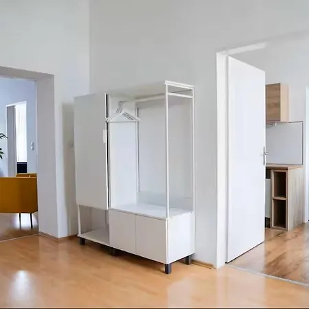 Center - 15 Minuten Nach Wien Appartement Stockerau