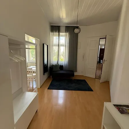 Center - 15 Minuten Nach Wien