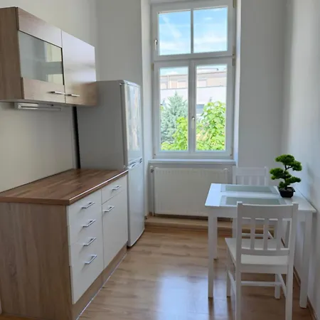 Center - 15 Minuten Nach Wien Appartement *
