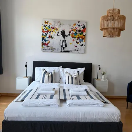 Center - 15 Minuten Nach Wien Appartement Stockerau