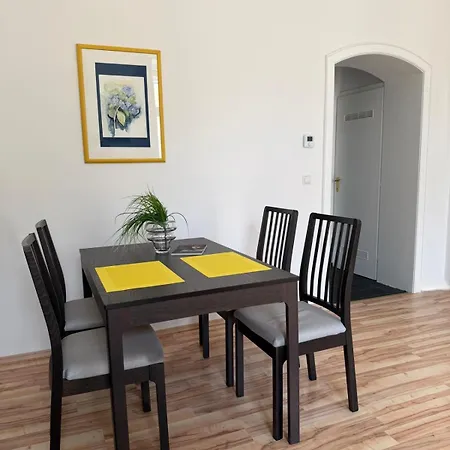 Center - 15 Minuten Nach Wien Appartement Stockerau
